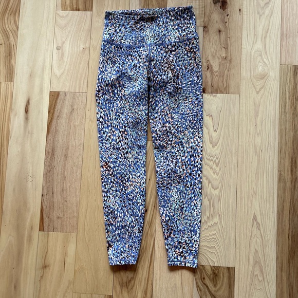 Like new! Old Navy Active Patterned Leggings - Picture 1 of 6